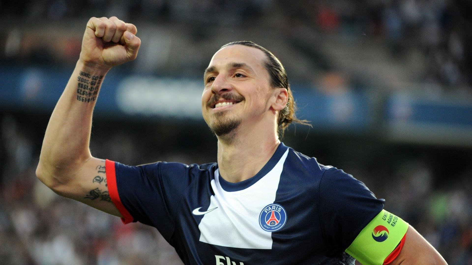 JIU YOU GAME-新西兰全黑队凭借无懈可击的球场控制力，战术执行完美，新西兰全黑队队员介绍